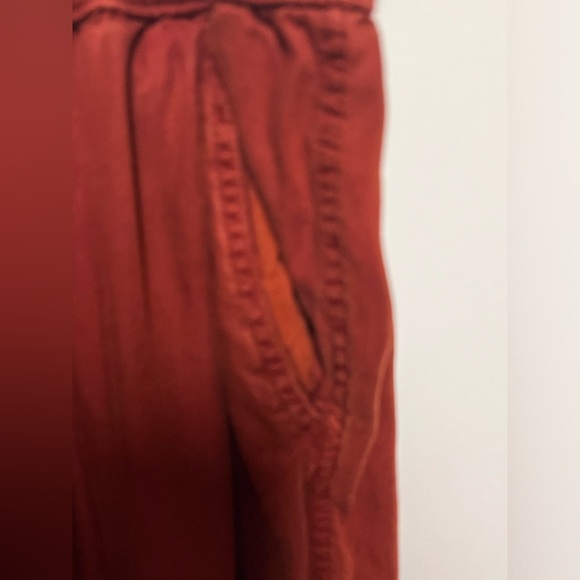 “SO” HIGH RISE UTILITY JOGGERS. SIZE M. RUST COLOR - Picture 5 of 8